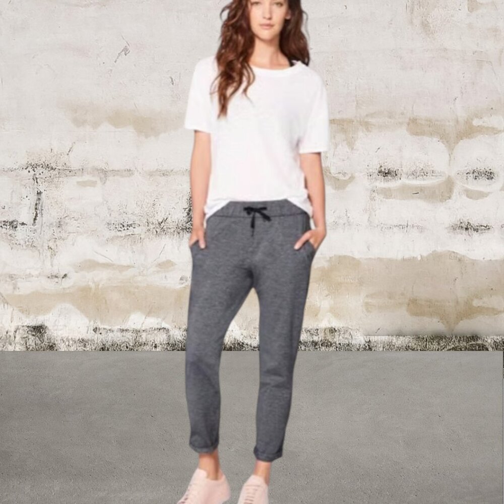 Lululemon On The Fly Pant 28" Full-On Luxtreme Charcoal Size 2